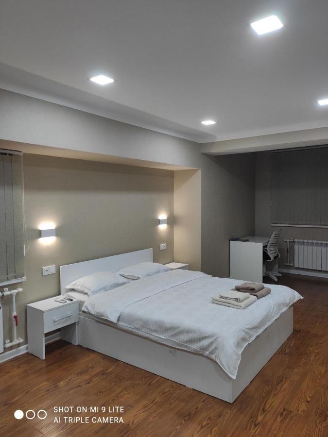 1-Bedroom Apartment In The Very City Center Taškent Exteriér fotografie